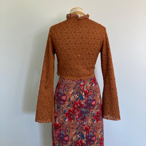 Lace Bolero with Bell Sleeves, Size M - Picture 4 of 10